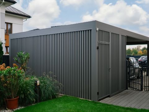 Carport avec espace de rangement au Luxembourg : organiser votre extérieur avec élégance